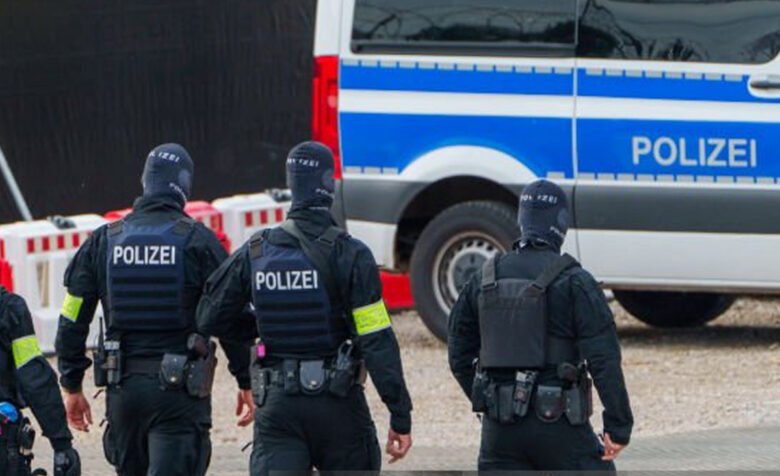 Mitglieder der Reichsbürger-Gruppe in Deutschland mit Haftbefehlen