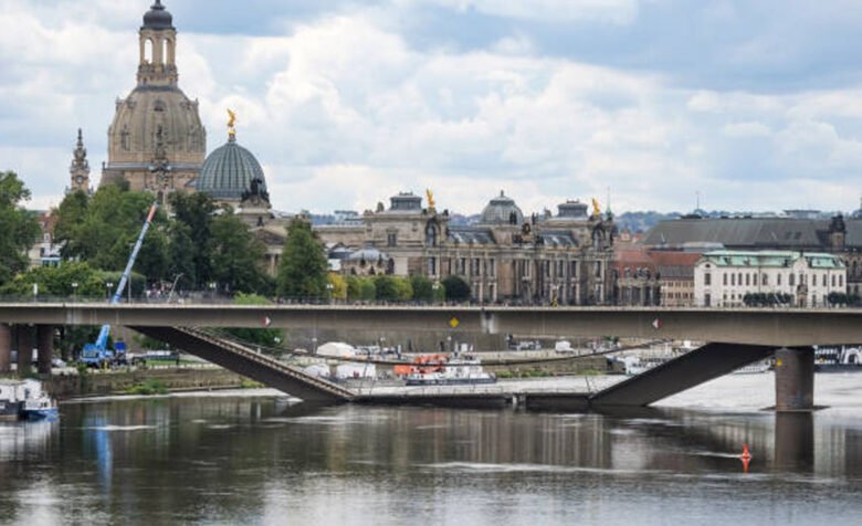 Entdeckung einer WWII-Bombe in der Nähe der Carola-Brücke in Dresden