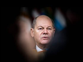 Scholz addressing allegations of secret Putin meeting