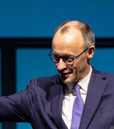 Deutscher Politiker feiert