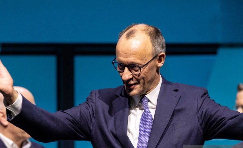 Deutscher Politiker feiert