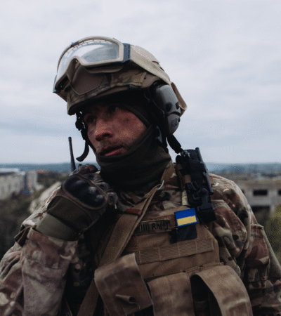 Ukrainischer Soldat im Donbass