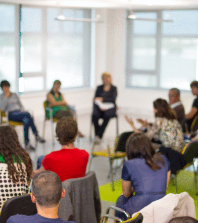 Junge Gründer mit Idee