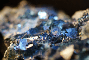 Mineralien in der Elektrofahrzeug-Lieferkette