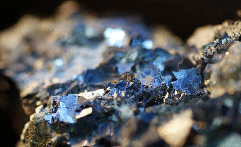 Mineralien in der Elektrofahrzeug-Lieferkette